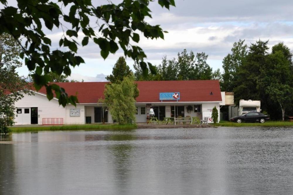فندق سان جان بورت جوليفي  Camping & Chalets De La Demi-Lieue المظهر الخارجي الصورة